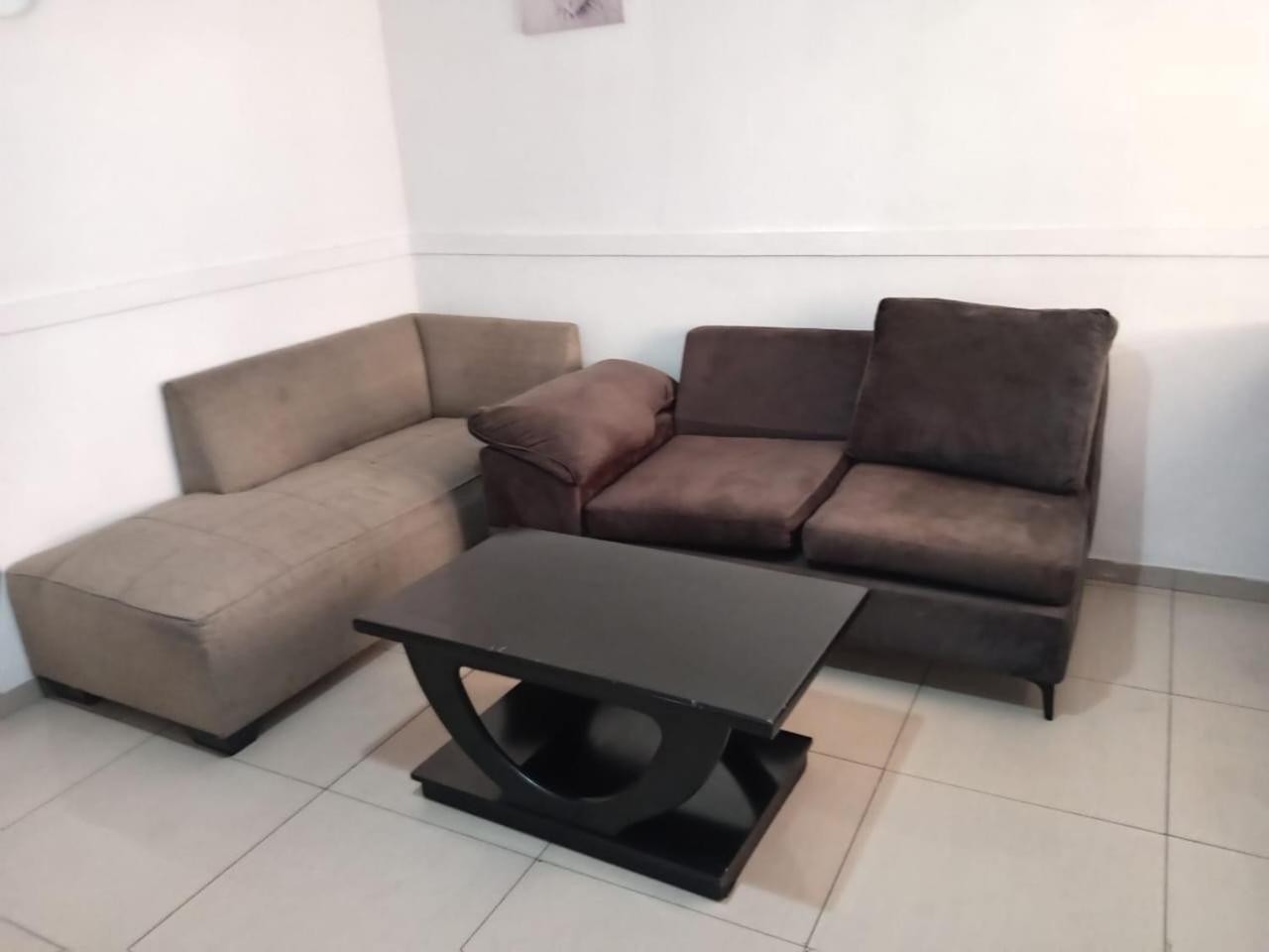 Gold Crown Room And Parlour Self-Catering Apartment With Balcony, Netflix & Youtube Aparthotel *