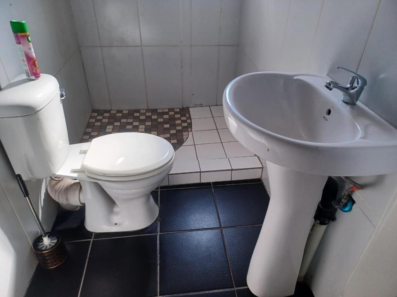 Gold Crown Room And Parlour Self-Catering Apartment With Balcony, Netflix & Youtube Aparthotel Johannesburg
