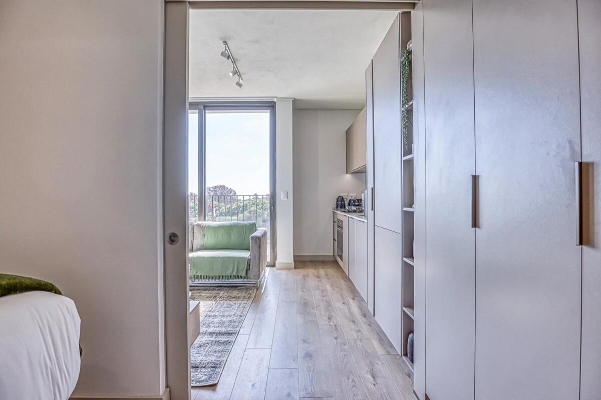 Apartment Comfy Unit At One Rosebank *