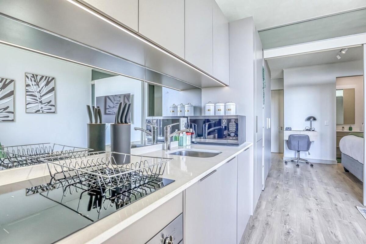 Apartment Comfy Unit At One Rosebank Johannesburg