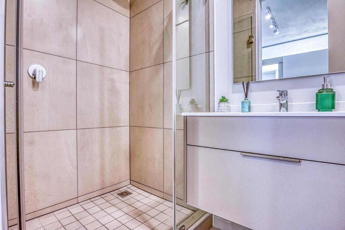 Comfy Unit At One Rosebank