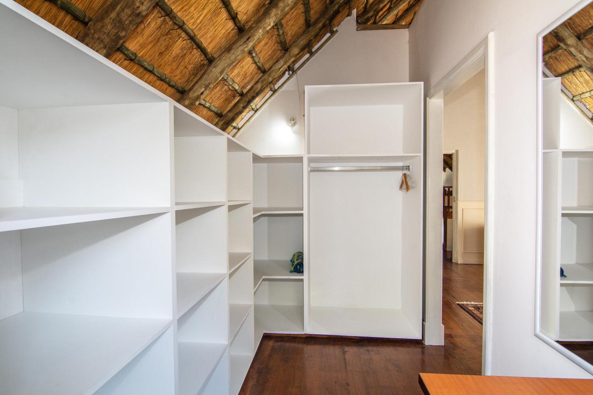 Charming Country Sandton With Back Up Power & Water * Johannesburg