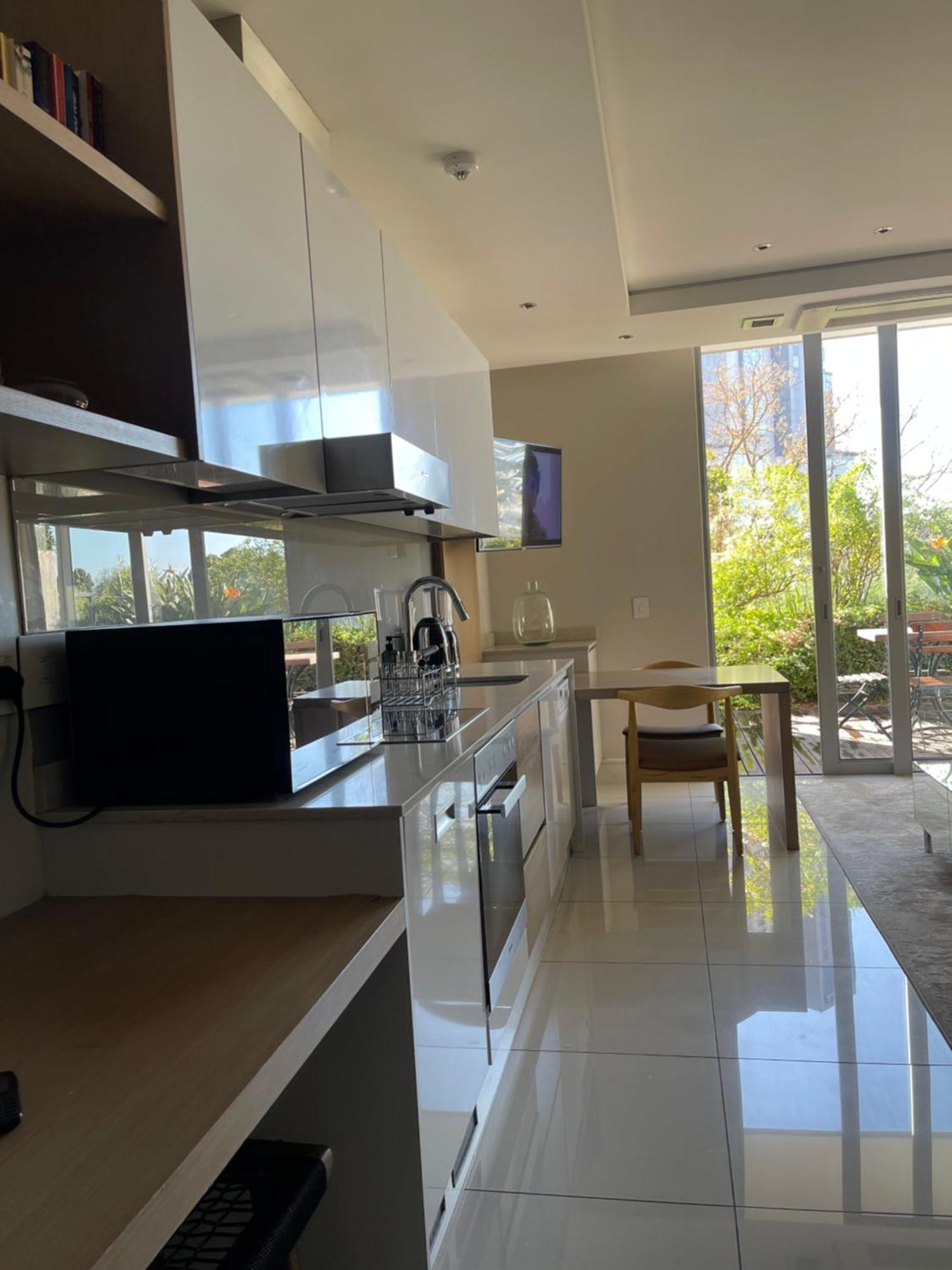 Apartment Bachelor In The Heart Of Sandton