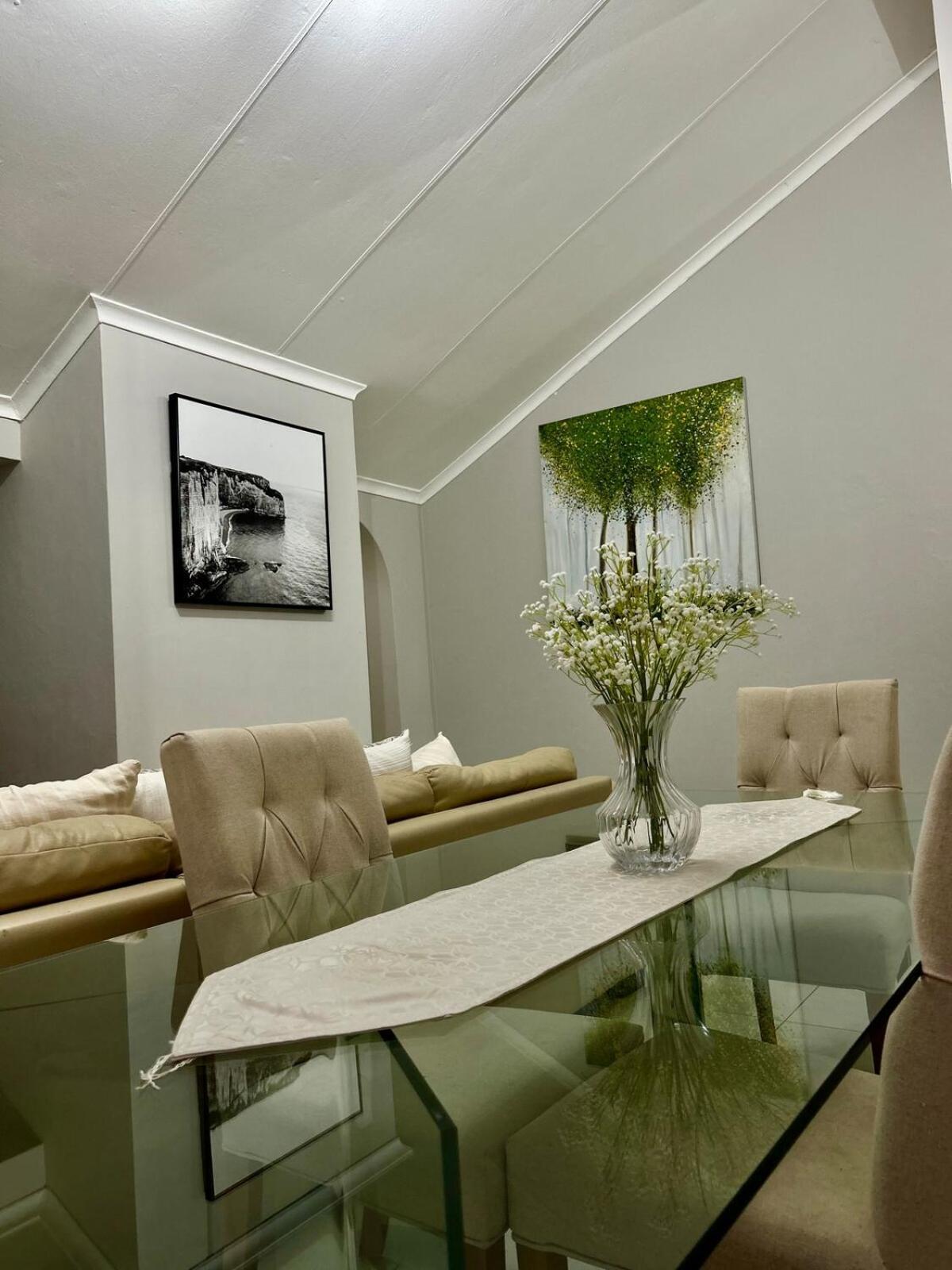 The Great Escape In Jhb North Holiday home