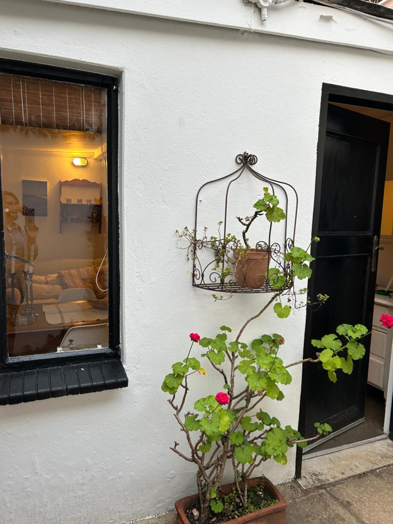 Book Apartment