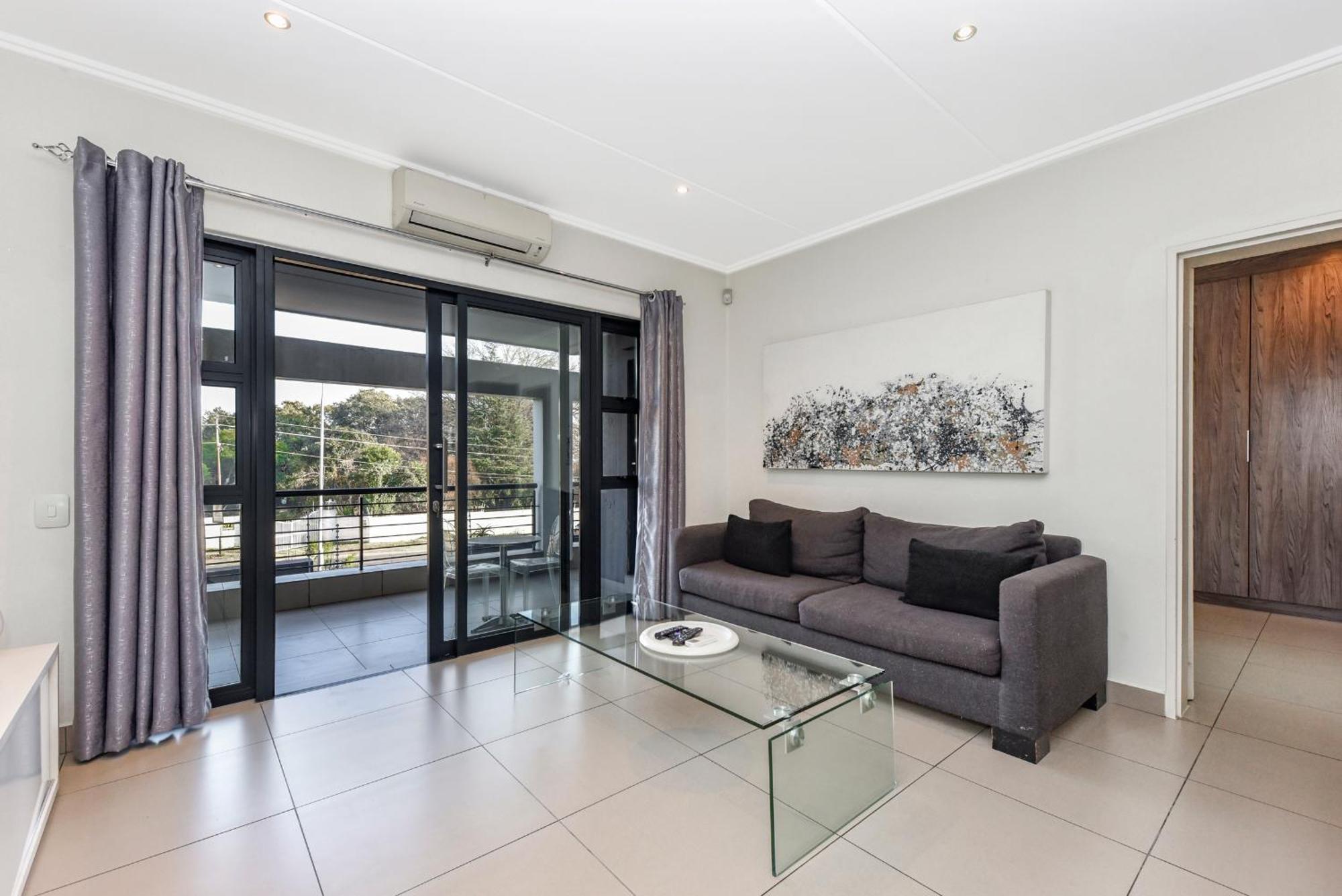 Apartment The Odyssey Lifestyle Complex Morningside - 2 Br *