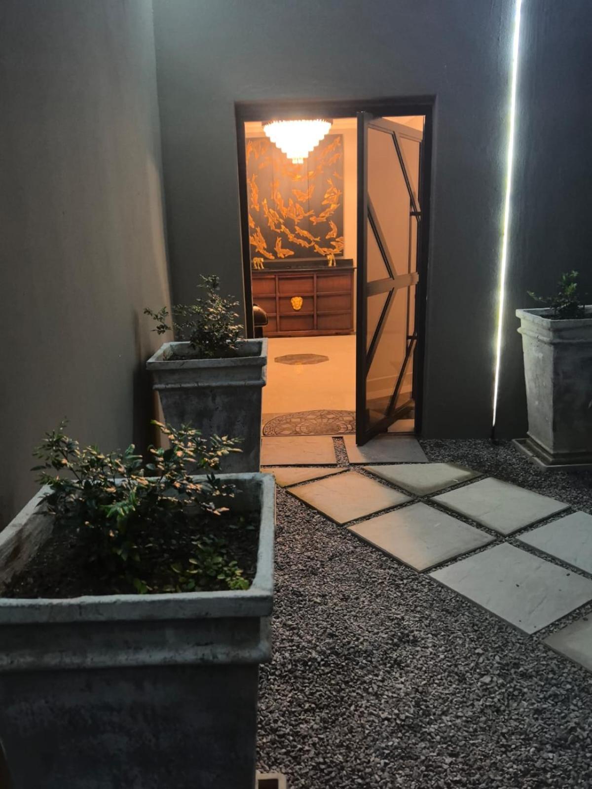 Bryanston Palms Aparthotel