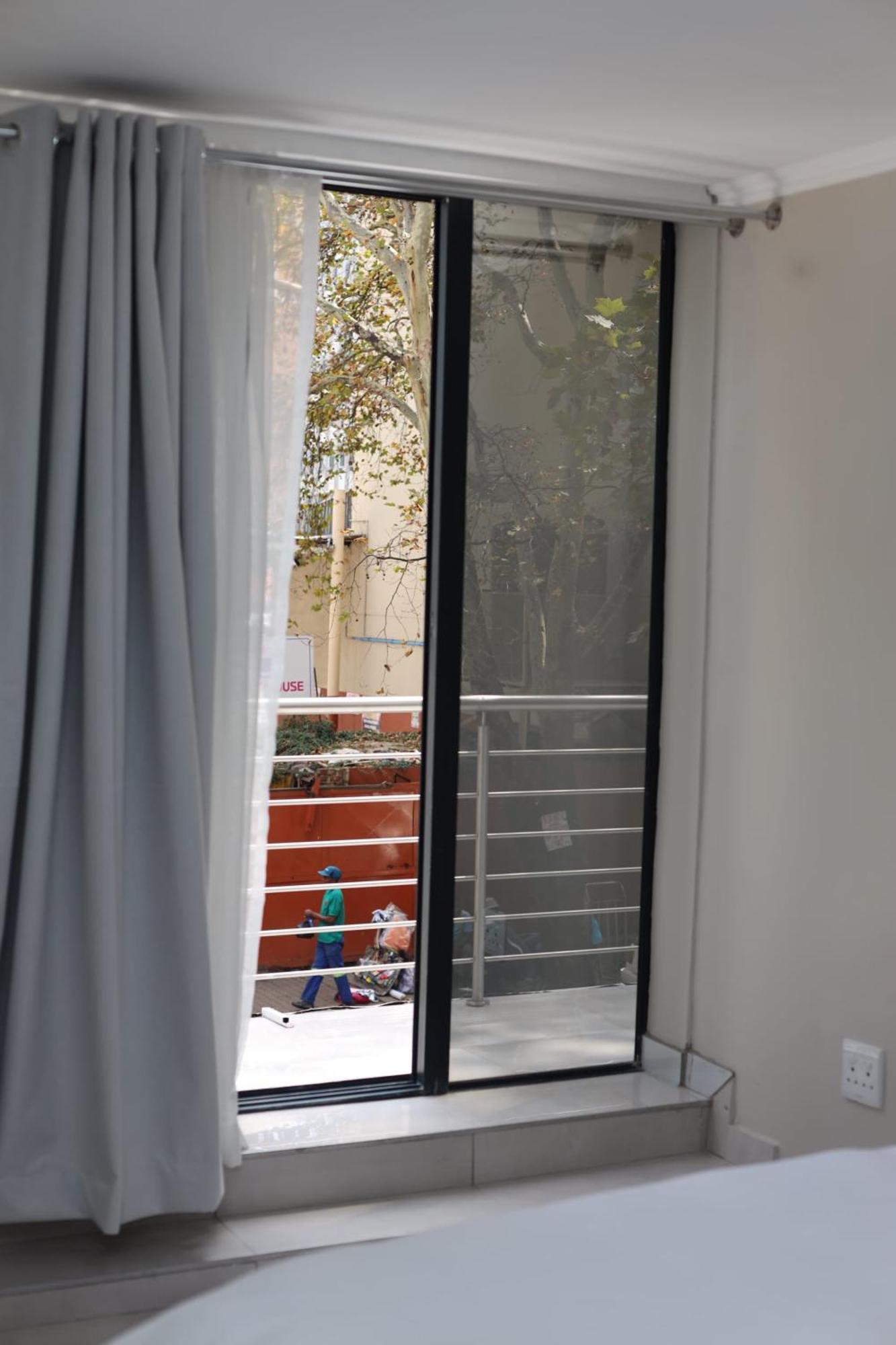 Hayat Hotel *