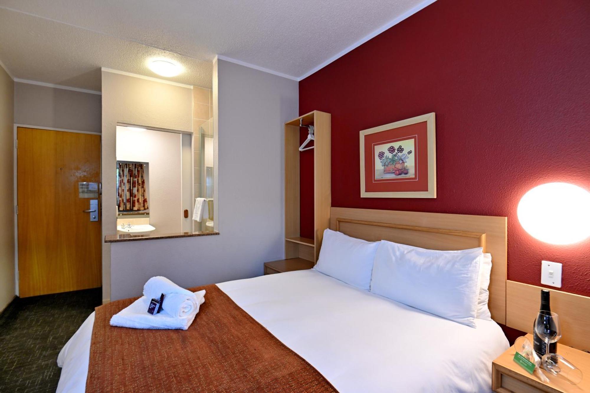 Hotel Road Jnb Airport *