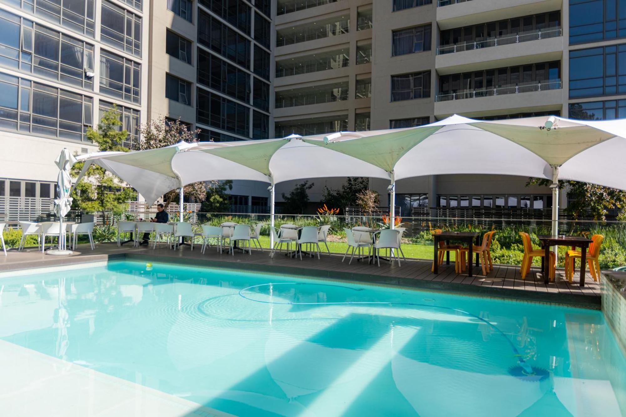 Cgrsa Sandton Hotel *