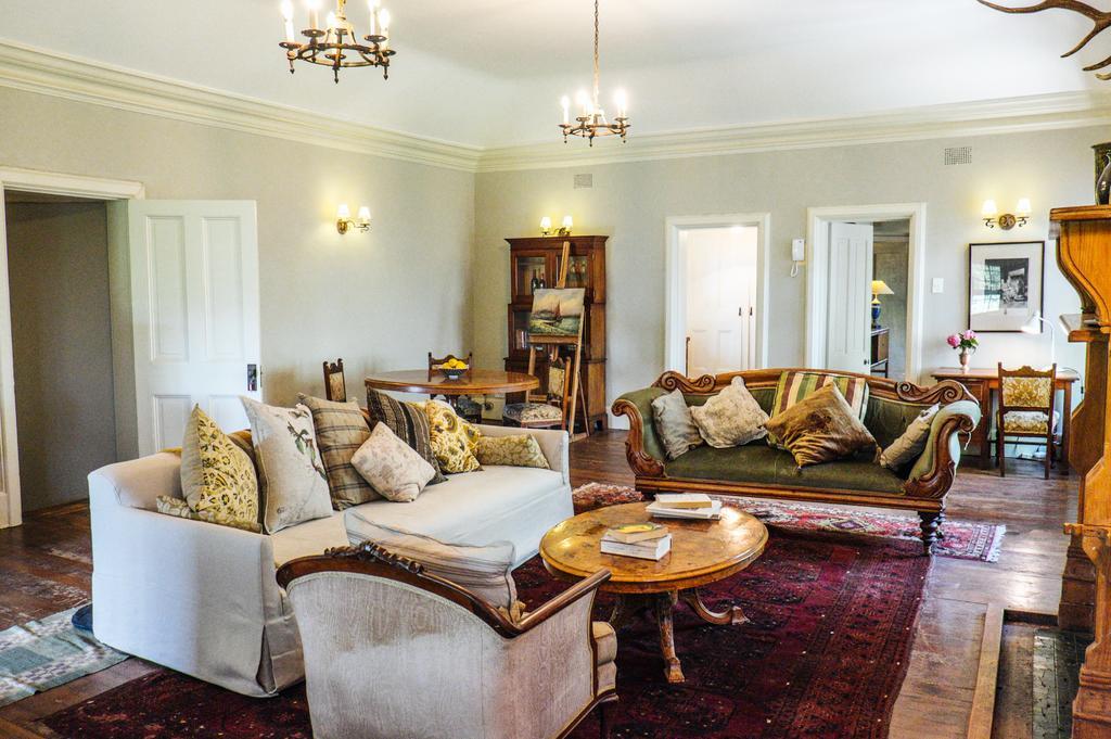 Mansion House Guest house *