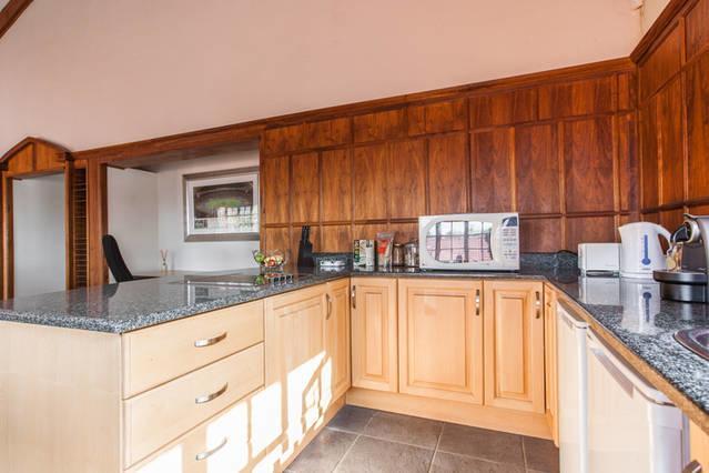 Sandown Estate Apartment *