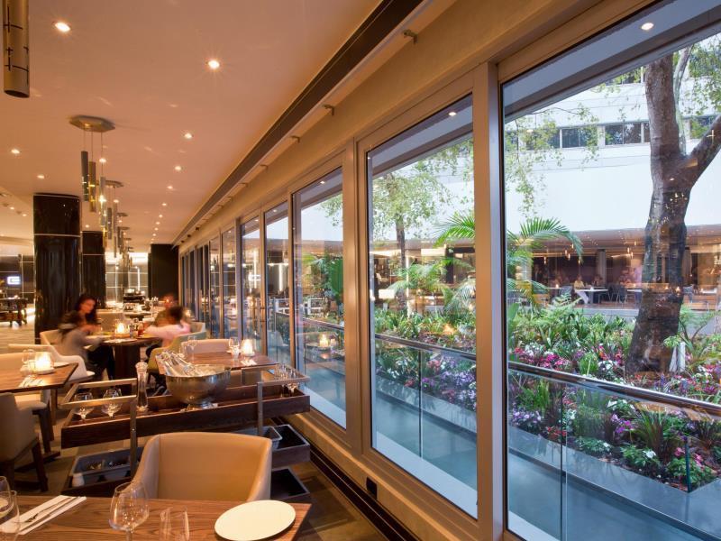 Southern Sun Grayston Sandton Khách sạn
