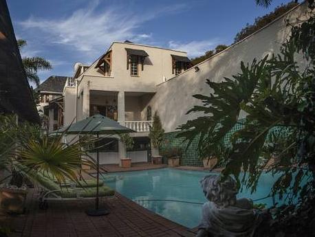 Northcliff Manor Guest house