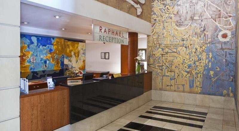 Acomodação com café da manhã  The Raphael Penthouse 5*