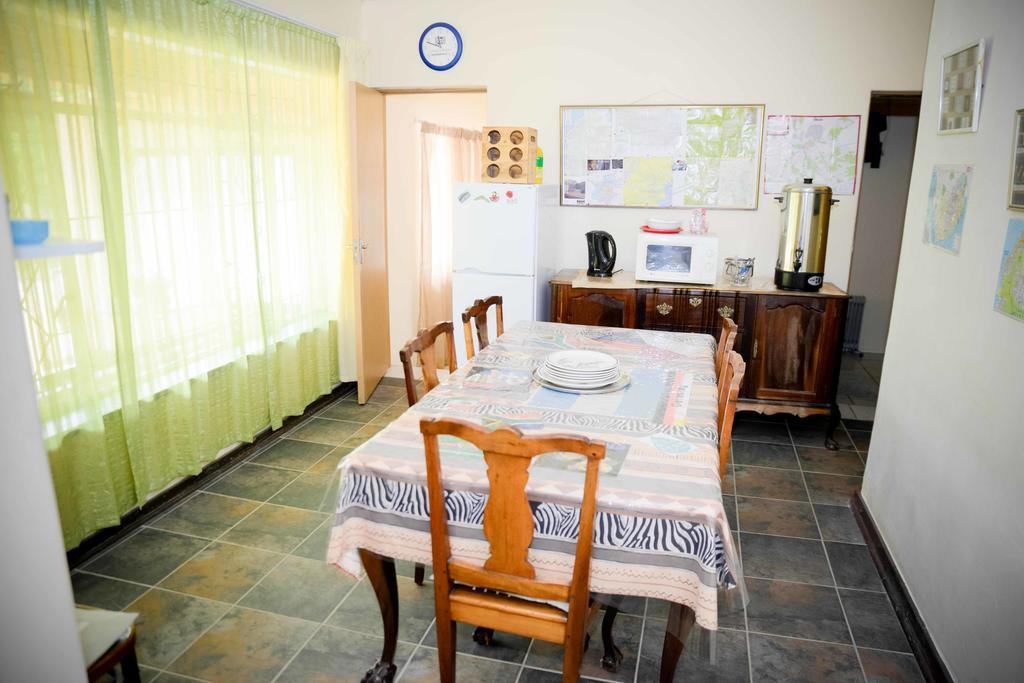 Terrylin And Backpackers (adults Only) *