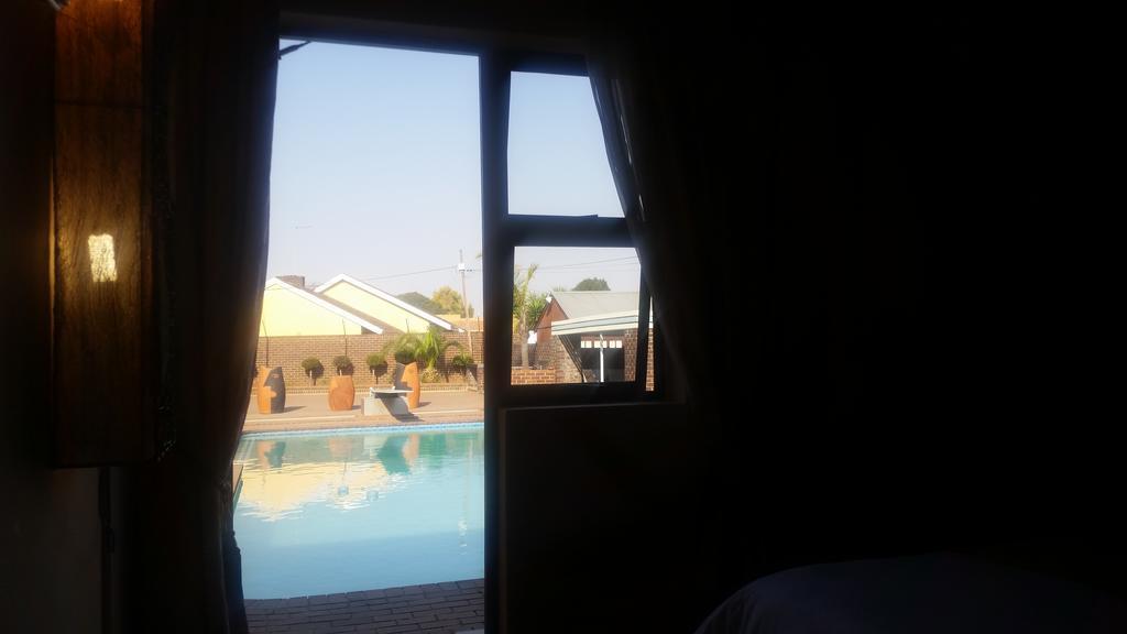 African Phoenix Guest Guest house *