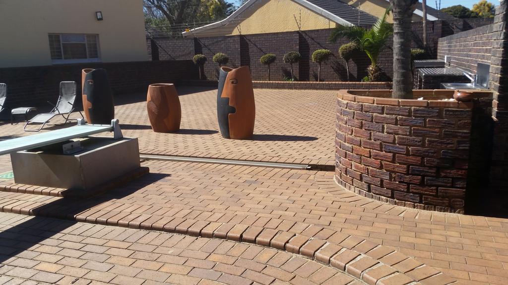 African Phoenix Guest Guest house