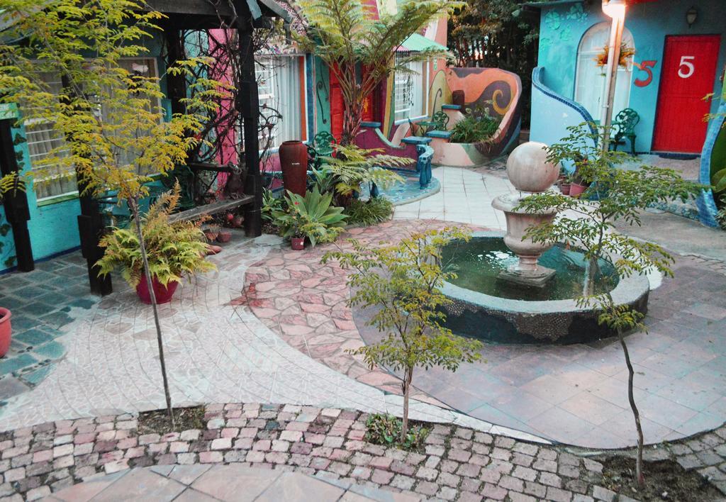 Rabbit Hole Khách sạn 3*