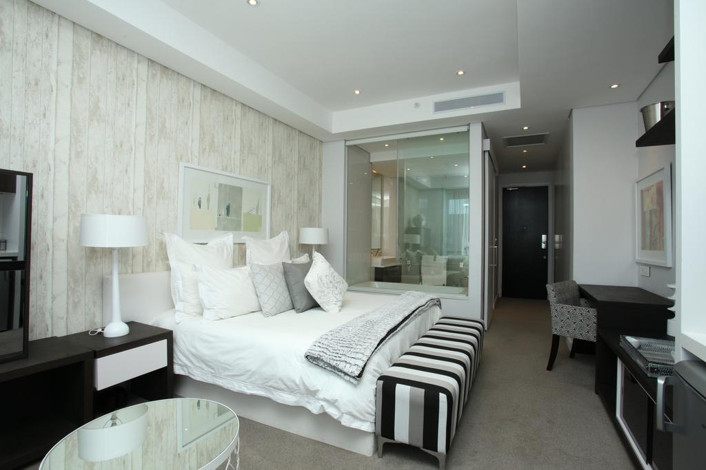 Luxury @ Sandton Skye Joanesburgo