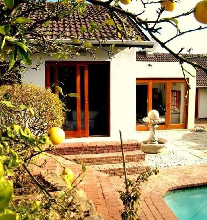 Bed & Breakfast Mizizi House Of Sandton 3*