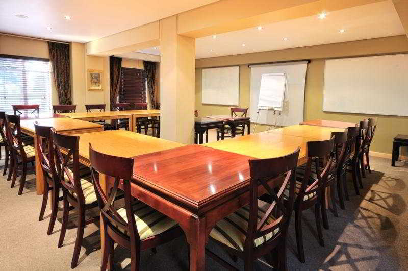 Don International Airport Hotel 4*