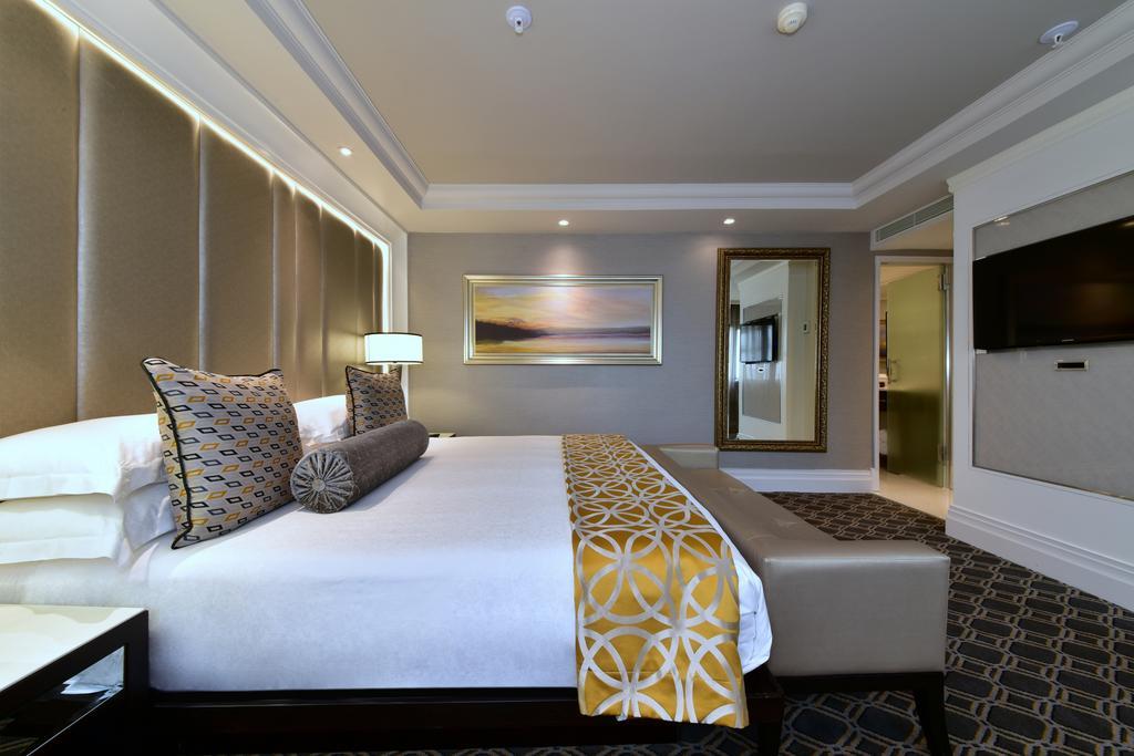 Sandton Sun And Towers 5*