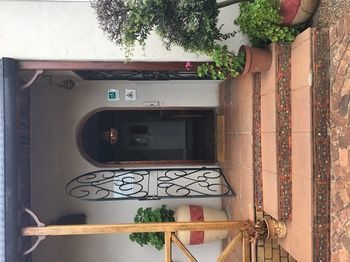Guest house 84 On Fourth
