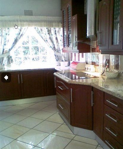 Maru's 3* Johannesburg