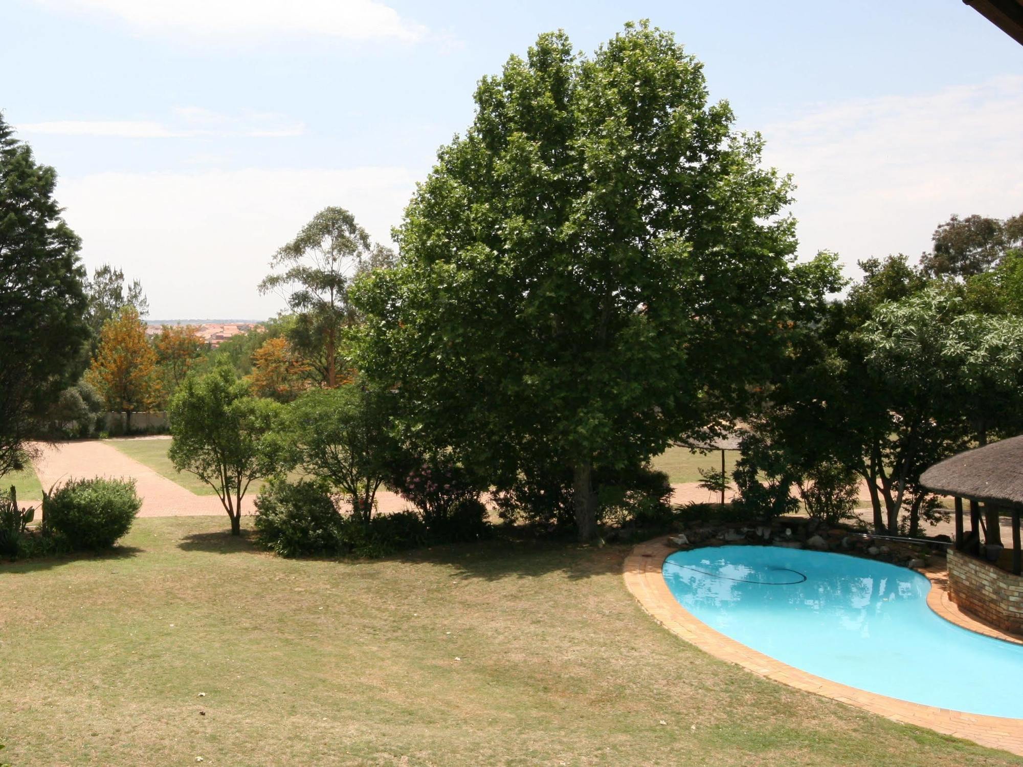Fourways Gardens Guest Estate Hotel 4*