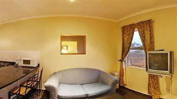 Vetho 1 Or Tambo Airport Apartment