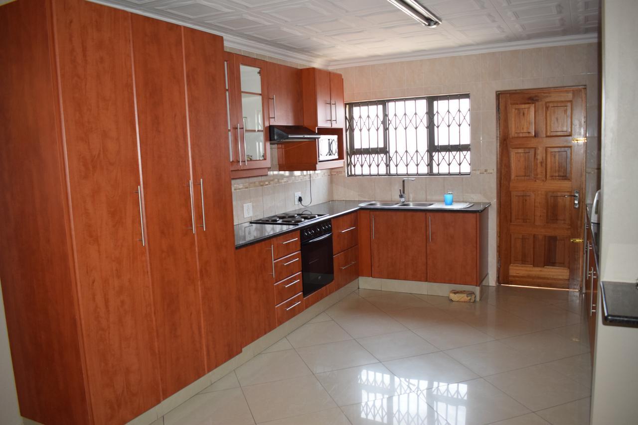 Vilakazi Backpackers Hostel *