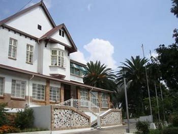 Khách sạn East Gate Palms 3*