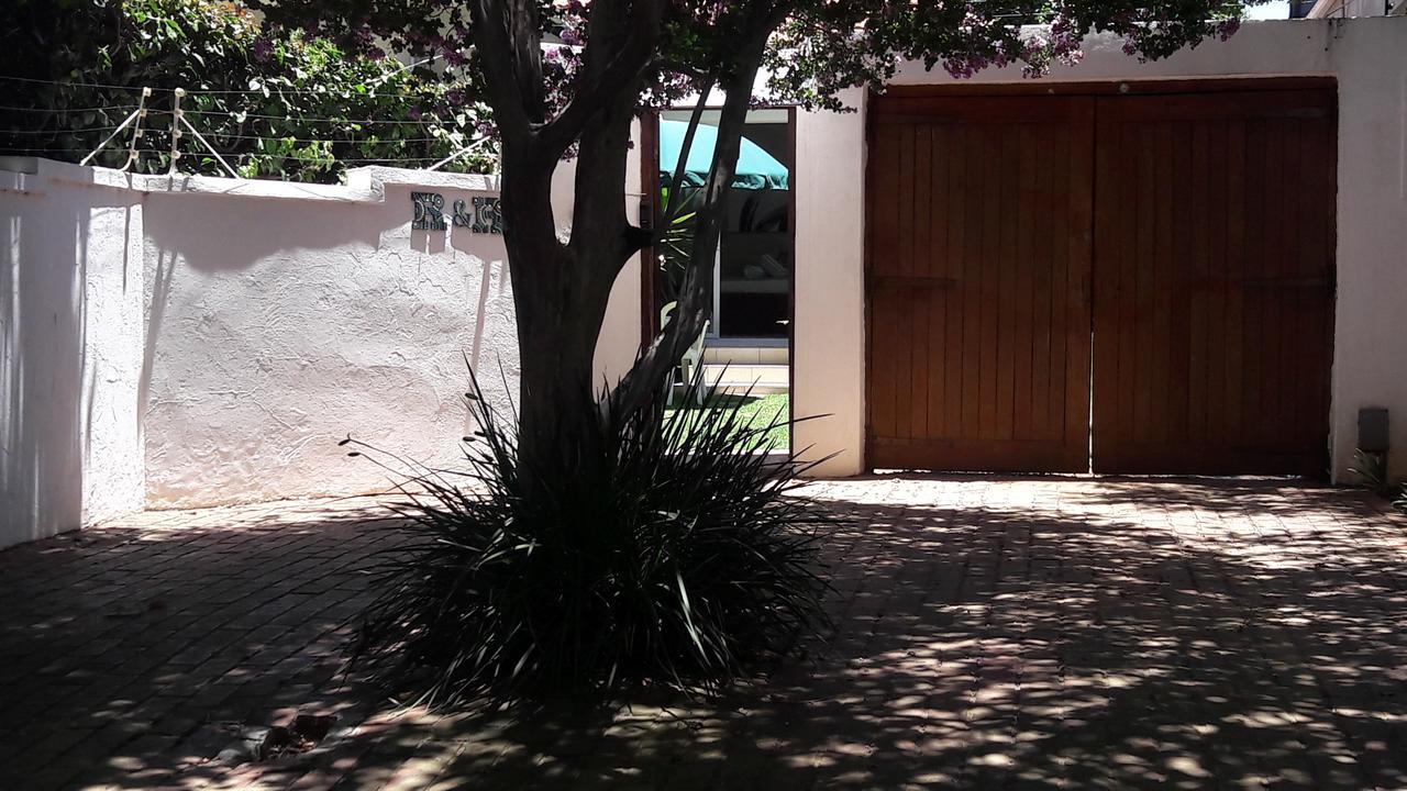 Acomodação com café da manhã  R & R's Retreat *