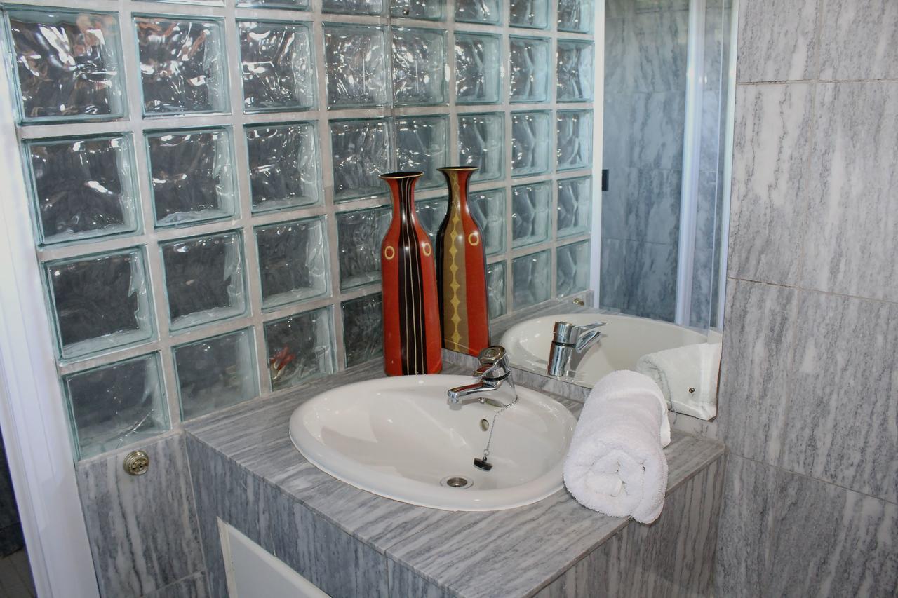 Ravinala Bed & Breakfast 3*