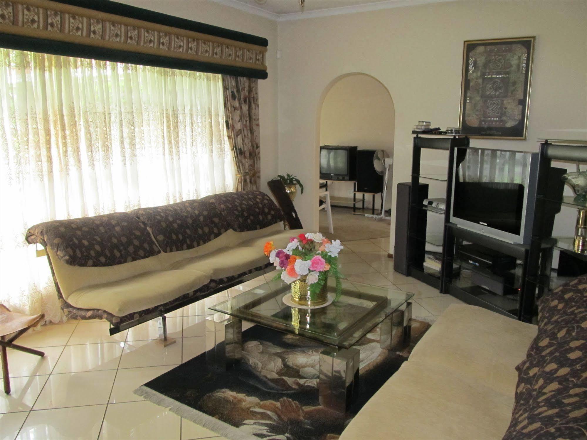 Maru's Khách sạn Johannesburg