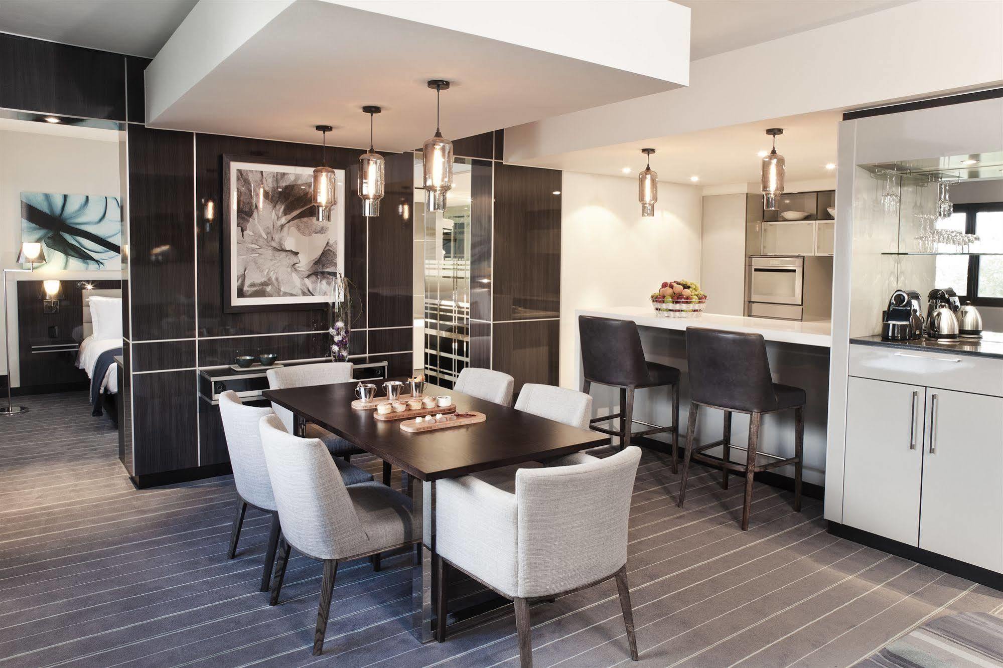 Southern Sun Grayston Sandton Khách sạn