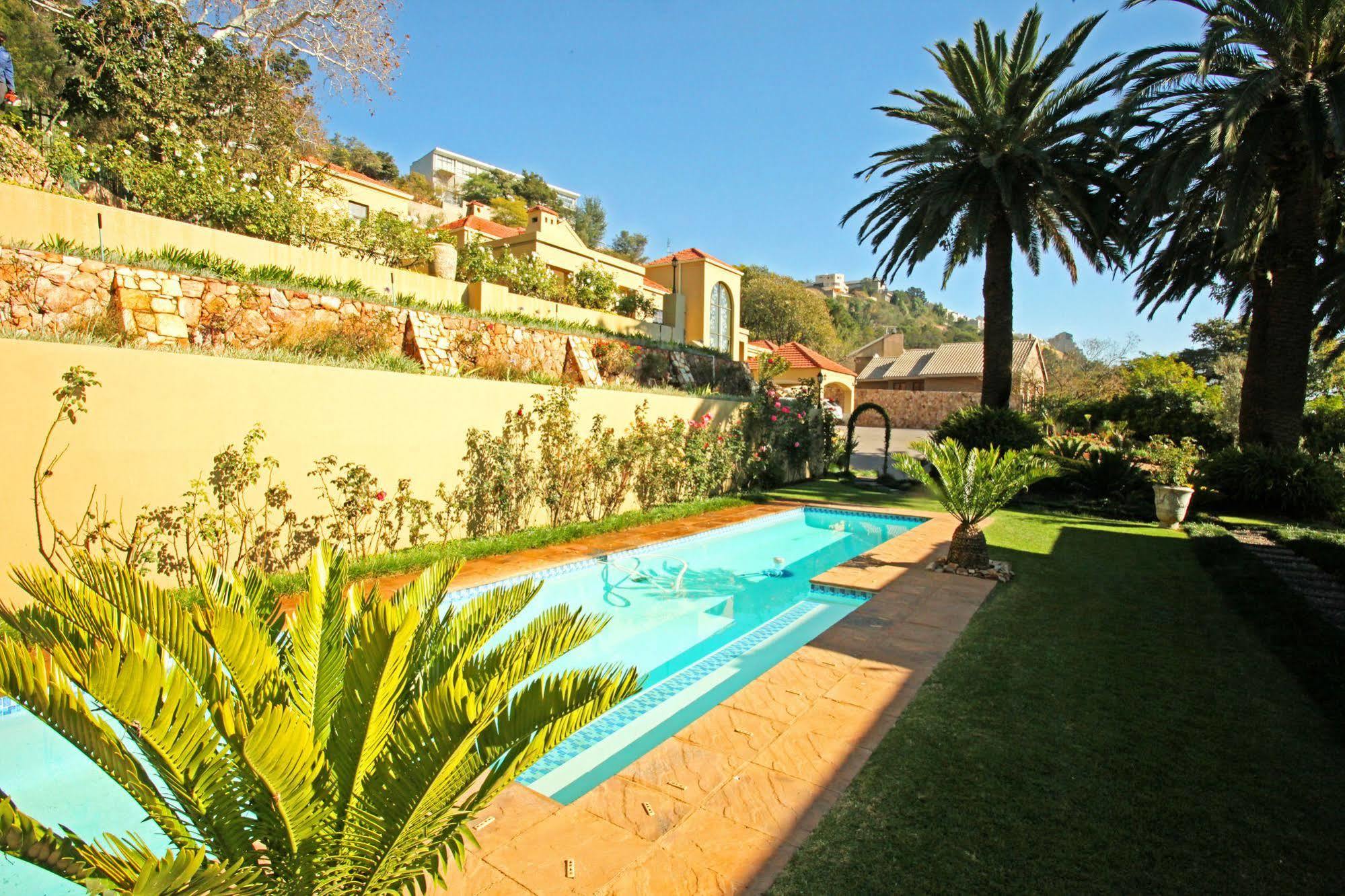 12 On Hillel Guest Manor 4*