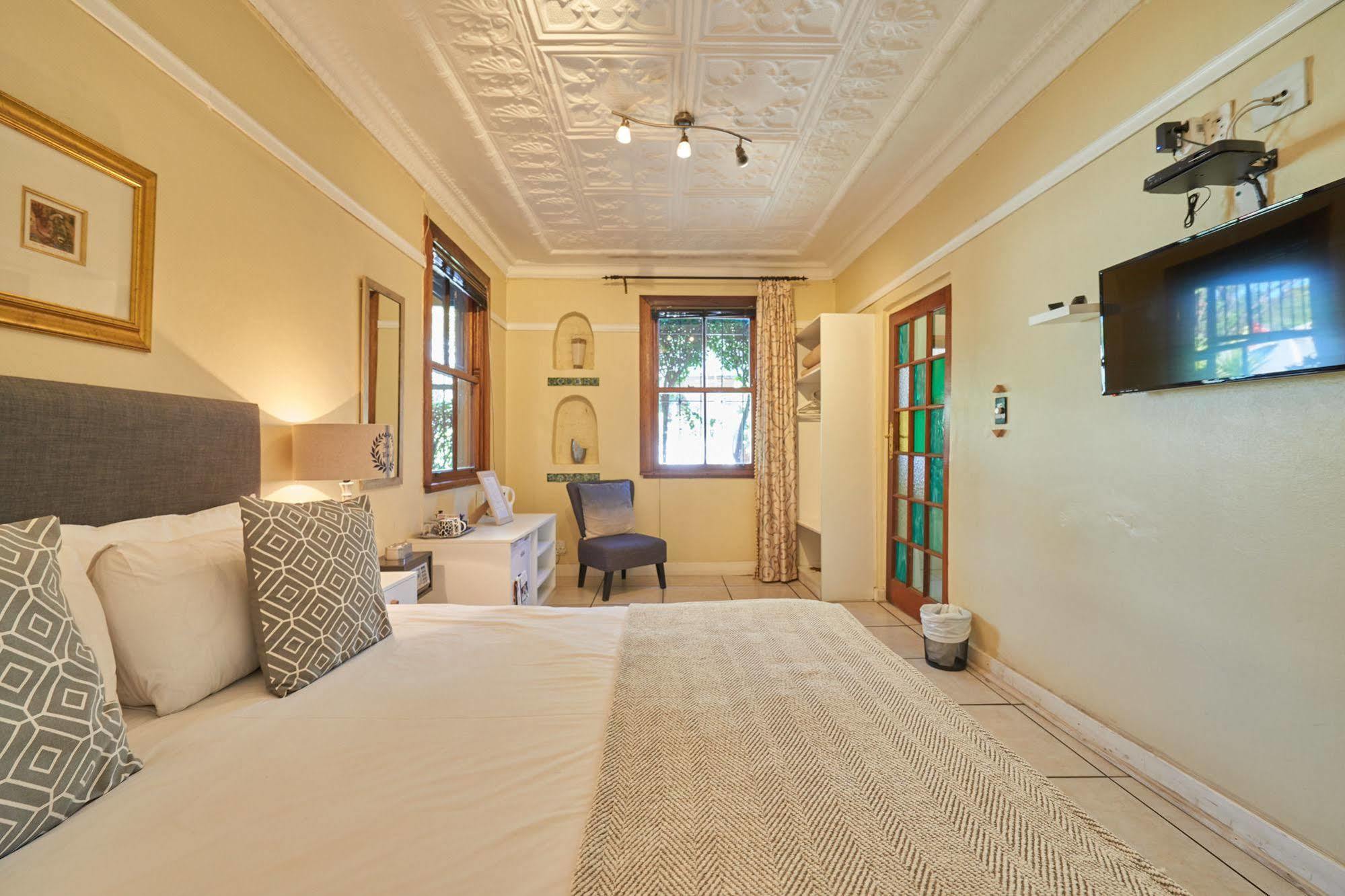 84 On 4th Guest house *