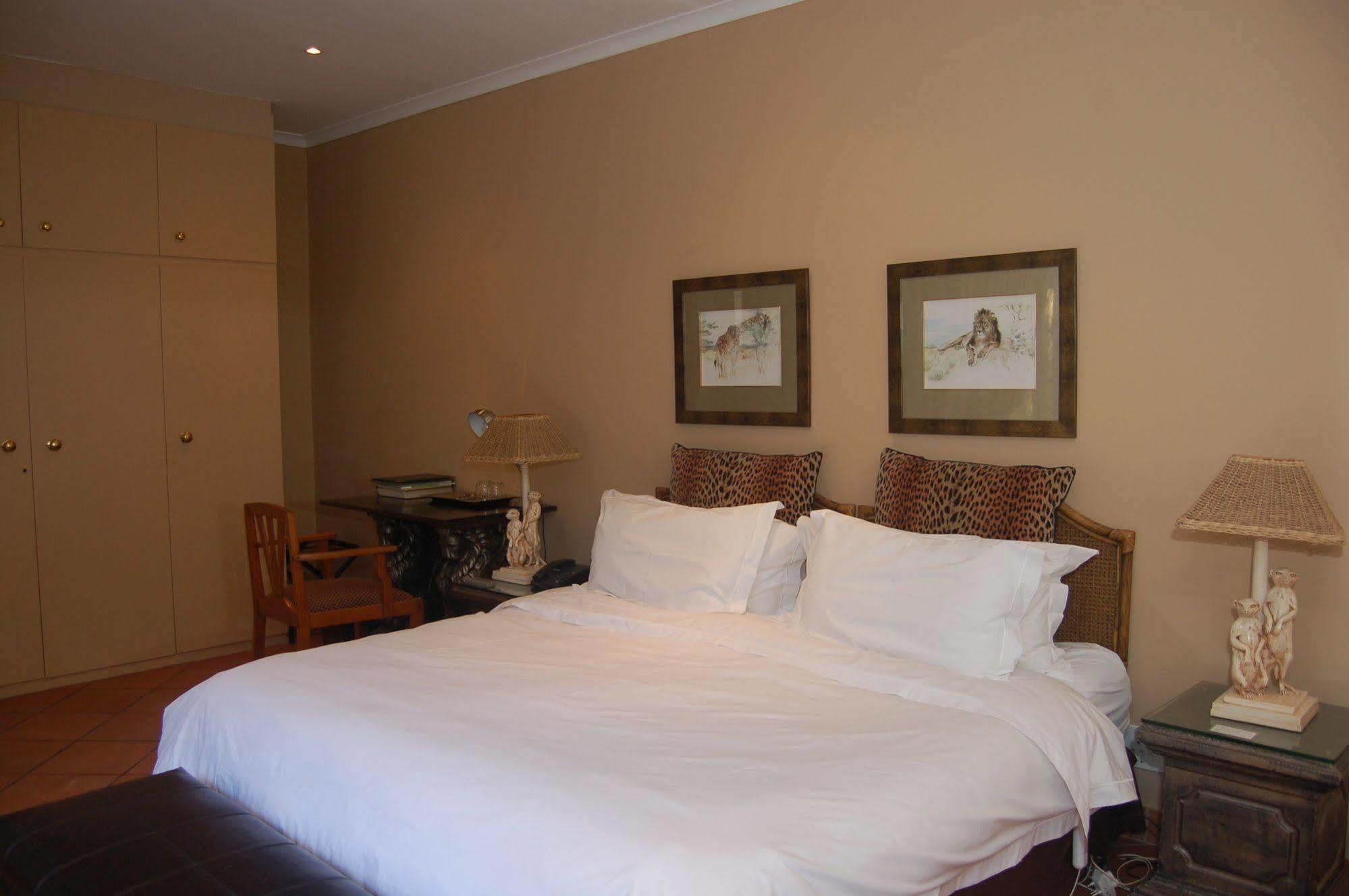 Hudsons Rest Recovery Restore 4* Joanesburgo