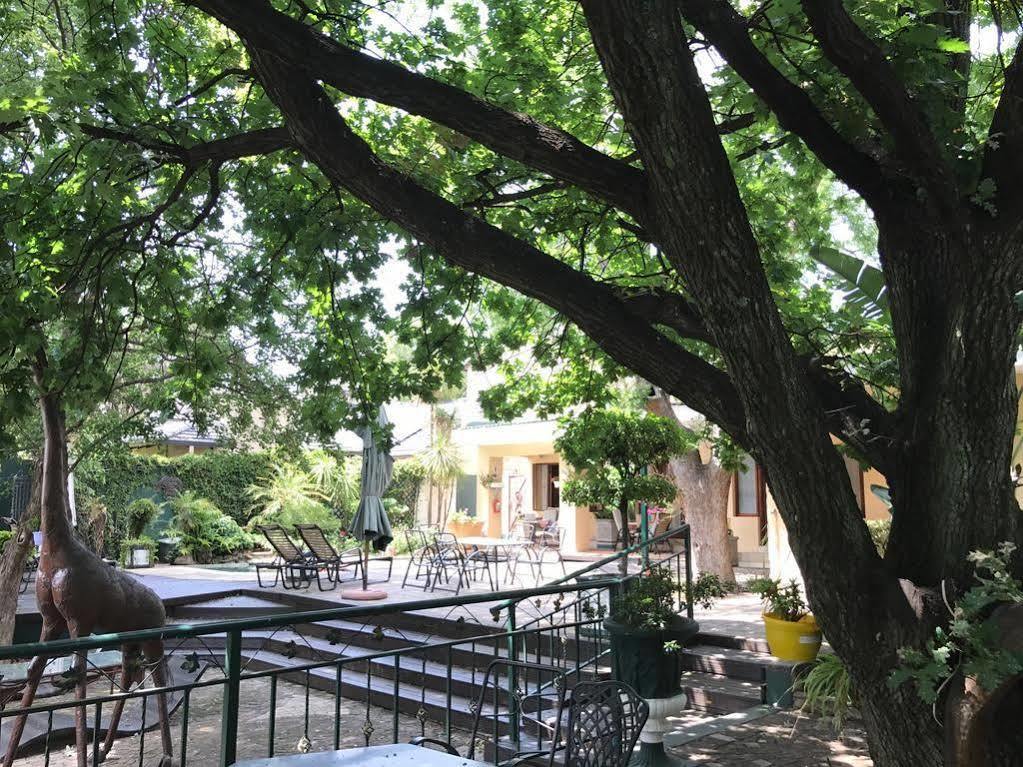 Elizabeth Manor 4*