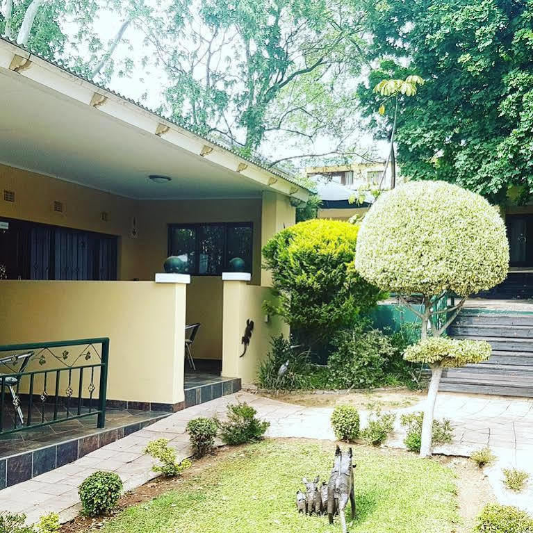 Elizabeth Manor 4*