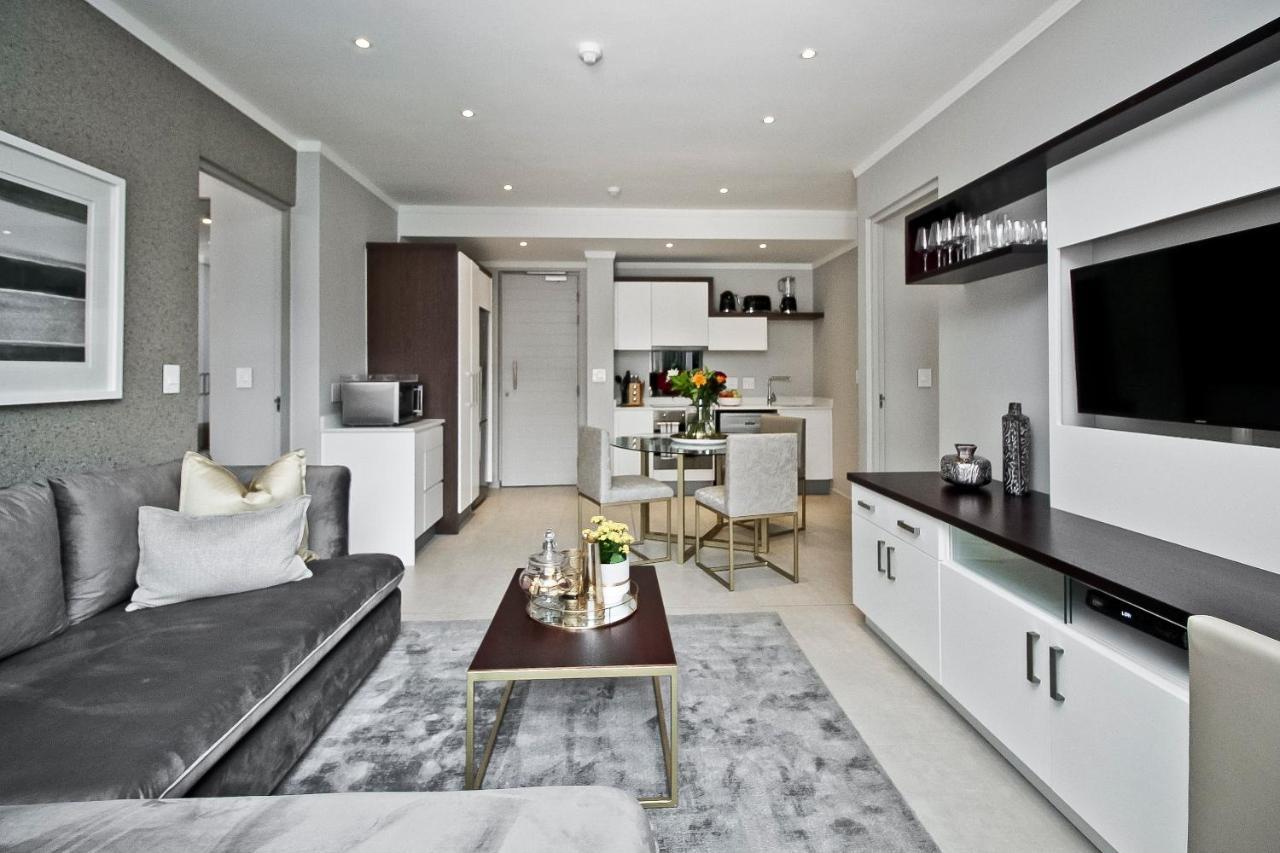 Sandton 15 West Road South Apartment