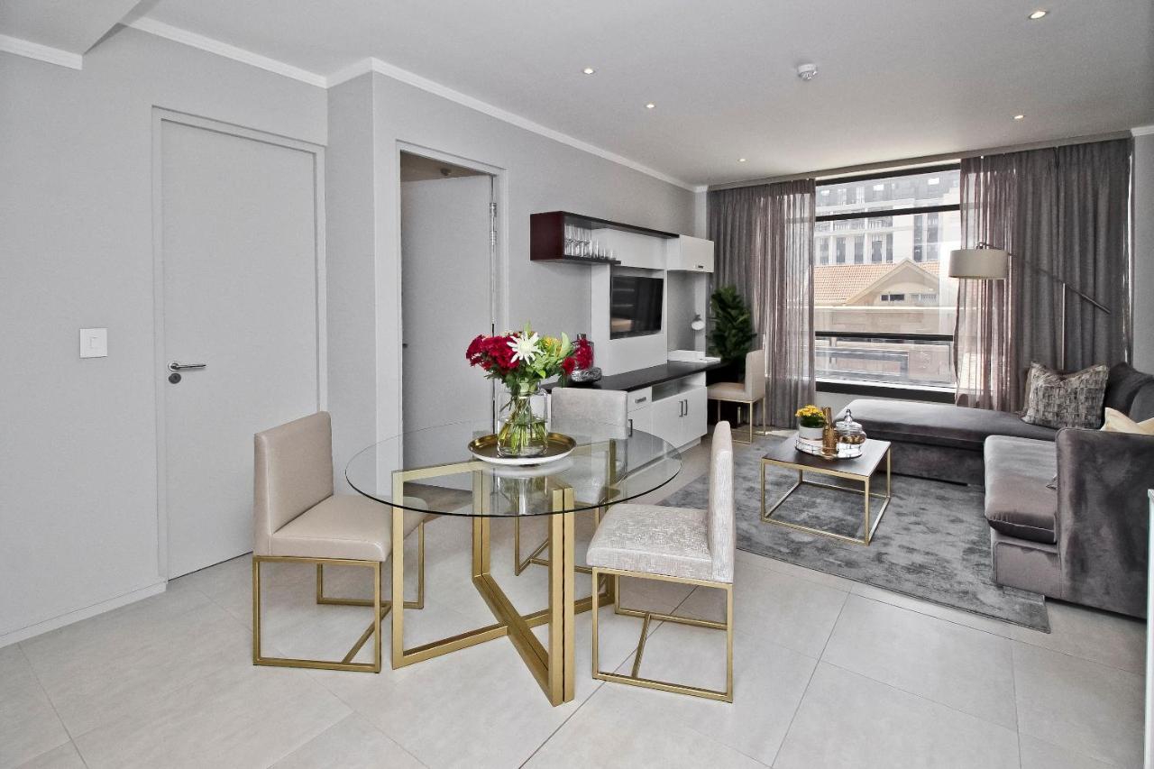 Sandton 15 West Road South Apartment