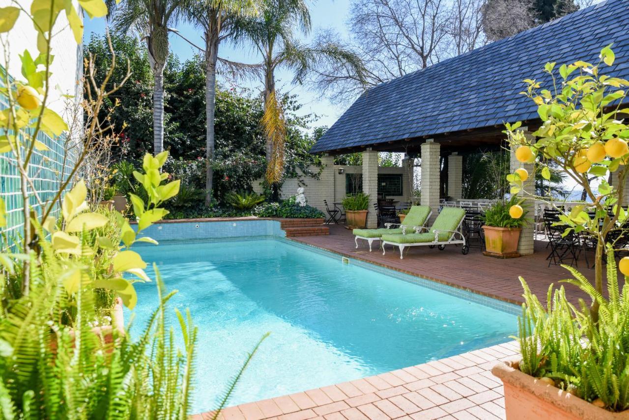 Guest house Northcliff Manor