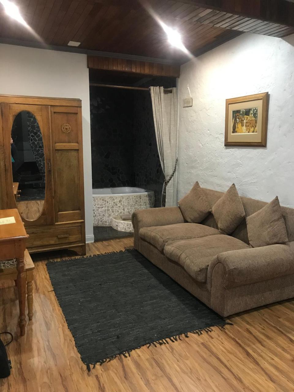 Lodge La Vue Guesthouse *