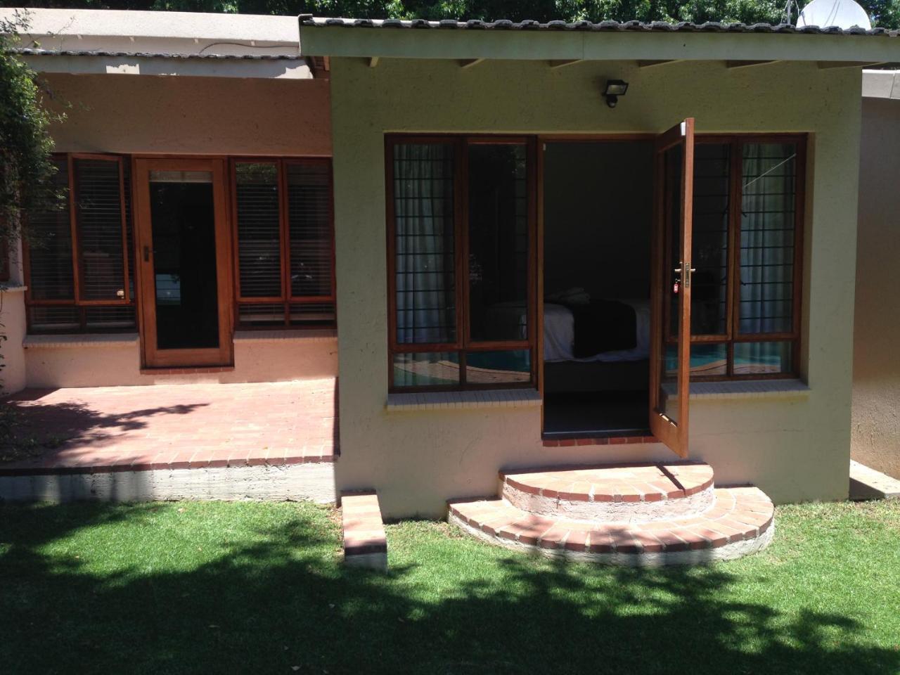 Noraclox Bed & Breakfast Johannesburg