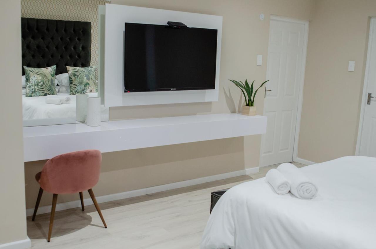 Guest house The Royal Bryanston Johannesburg