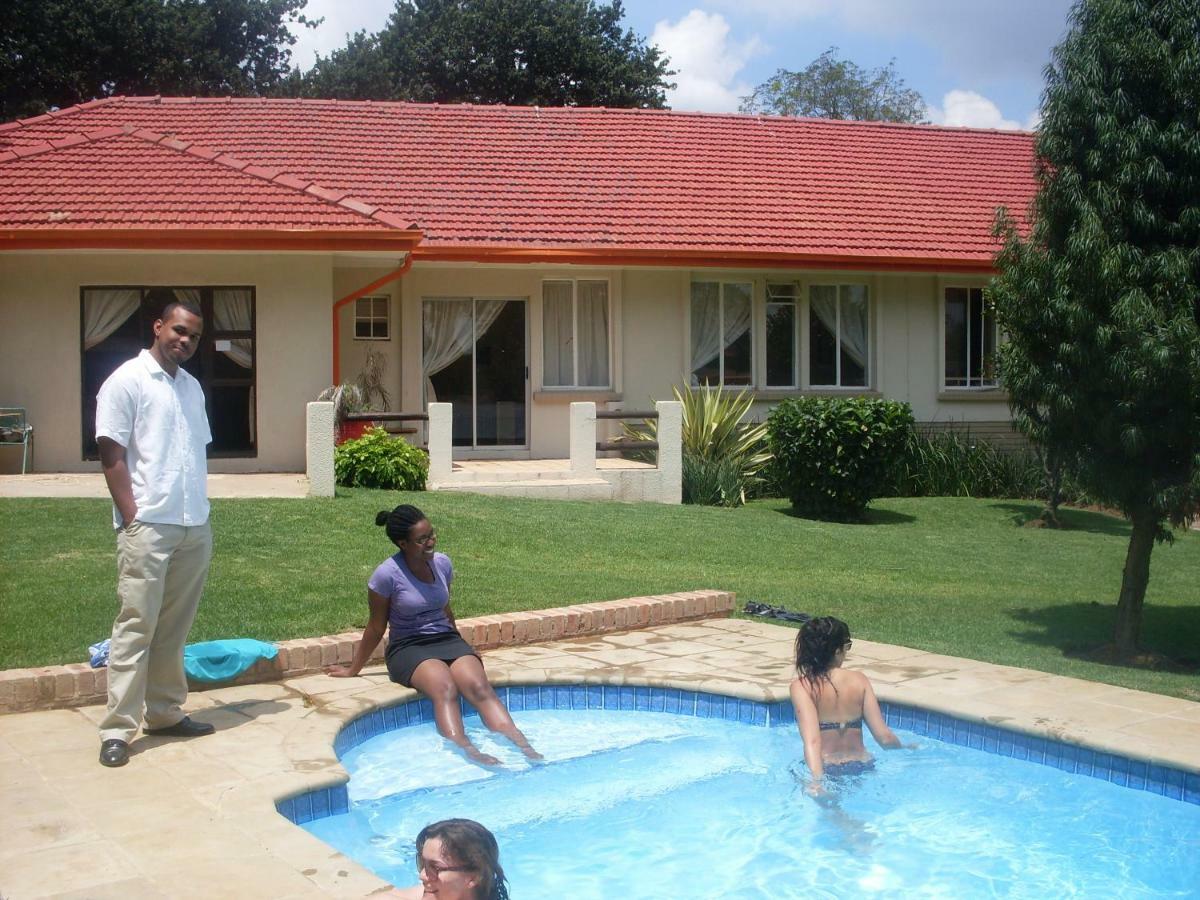 Umgwezi Lodge/backpackers Hostel *