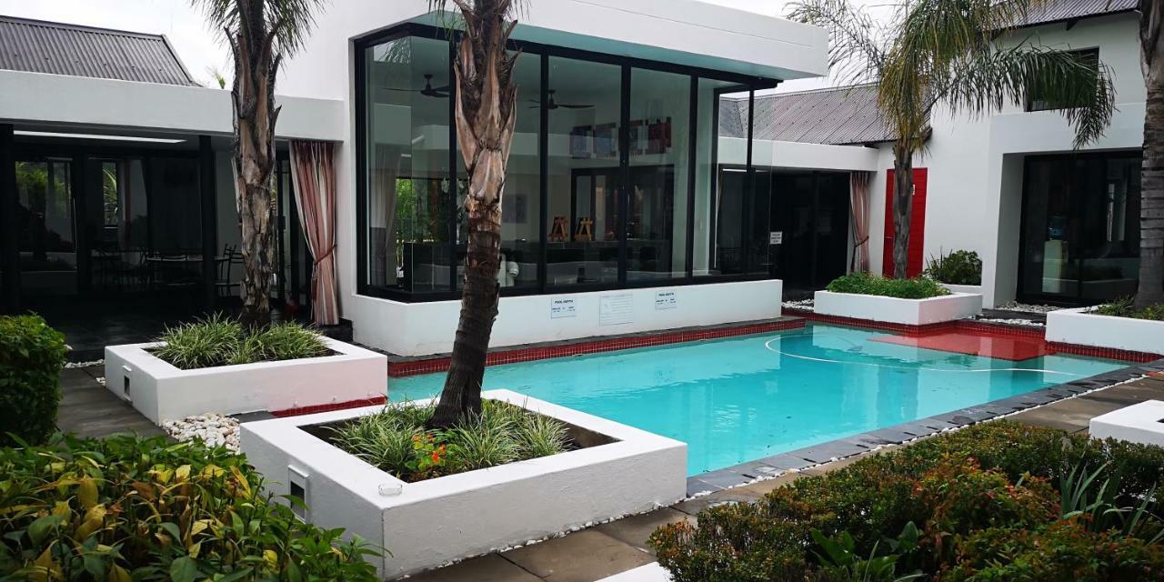 21 Kingfisher 3*